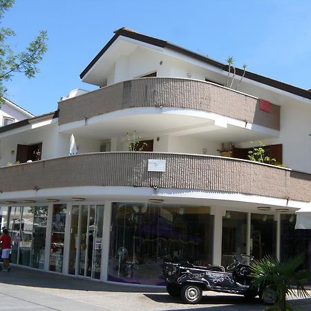 Condominio Maria Lignano Sabbiadoro Eksteriør billede