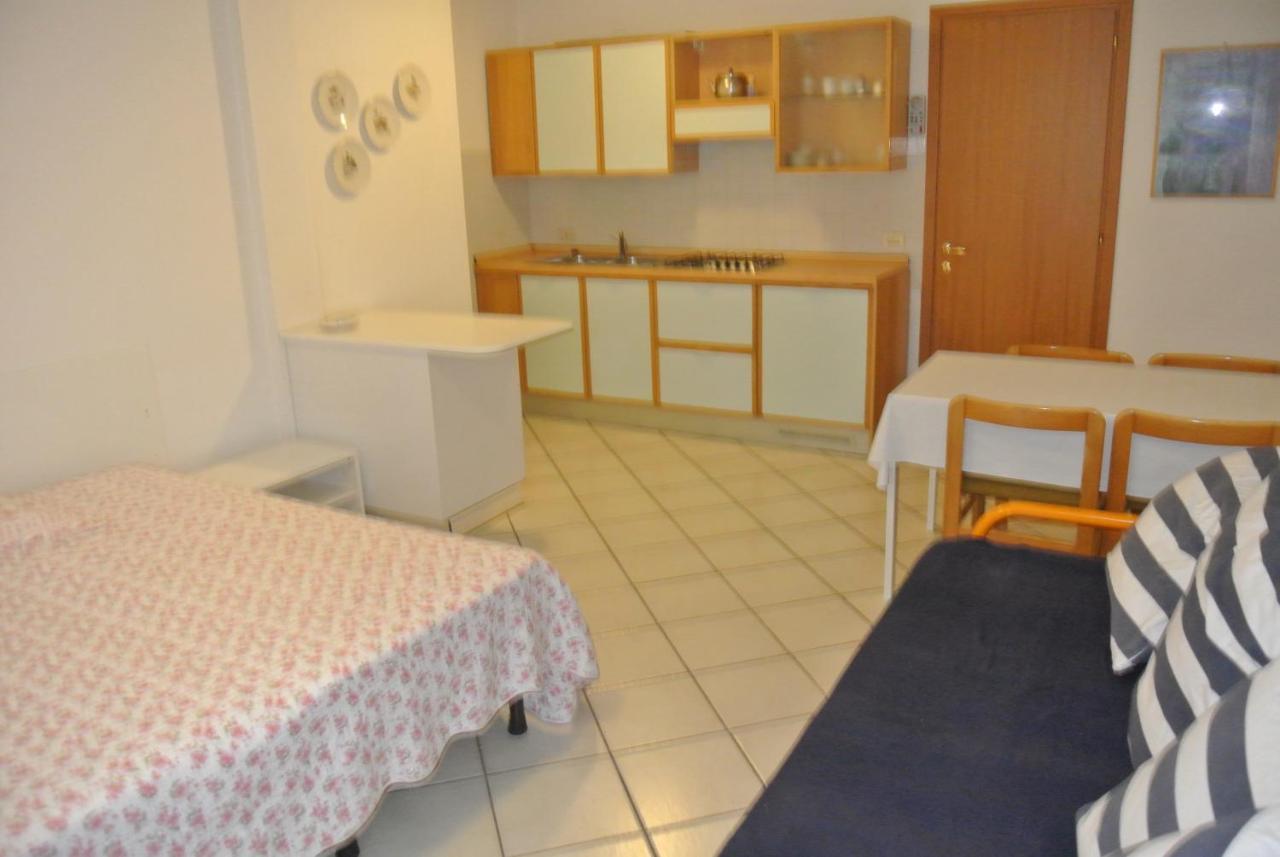 Condominio Maria Lignano Sabbiadoro Eksteriør billede