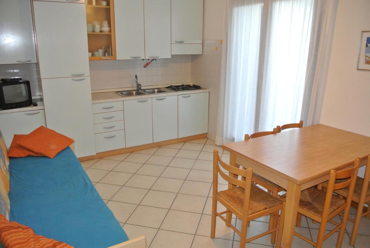 Condominio Maria Lignano Sabbiadoro Eksteriør billede