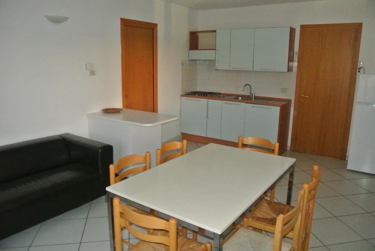 Condominio Maria Lignano Sabbiadoro Eksteriør billede